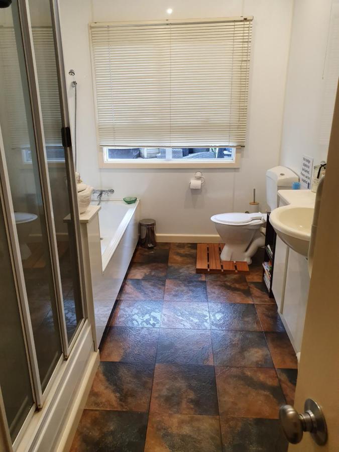 Hunua Accommodation - Atherstone Suite ภายนอก รูปภาพ