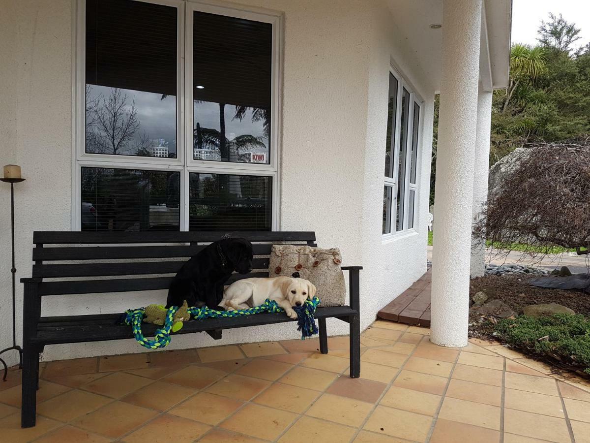 Hunua Accommodation - Atherstone Suite ภายนอก รูปภาพ