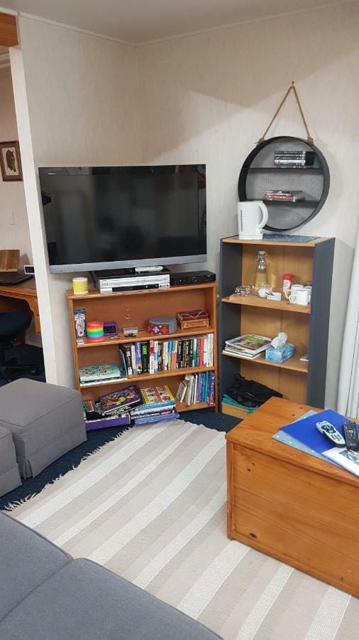 Hunua Accommodation - Atherstone Suite ภายนอก รูปภาพ