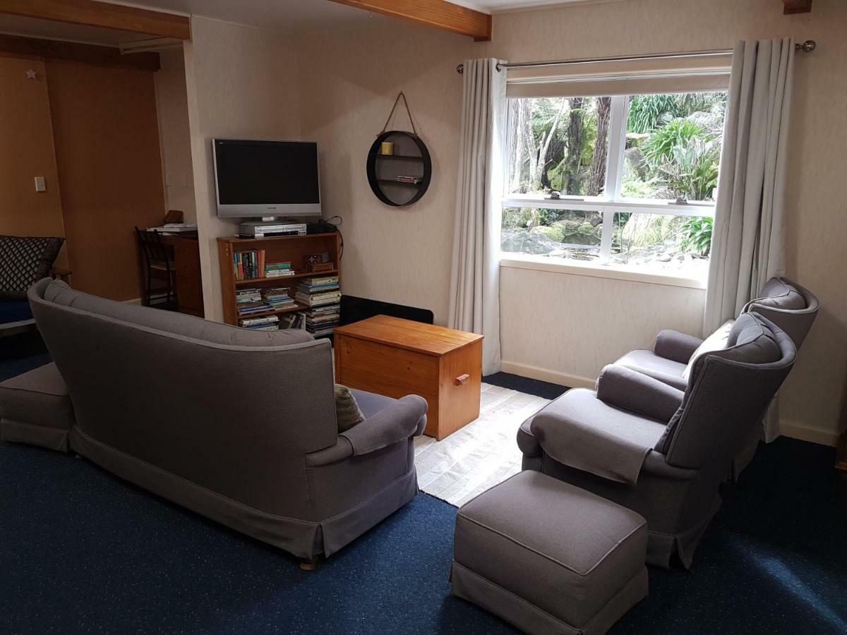 Hunua Accommodation - Atherstone Suite ภายนอก รูปภาพ